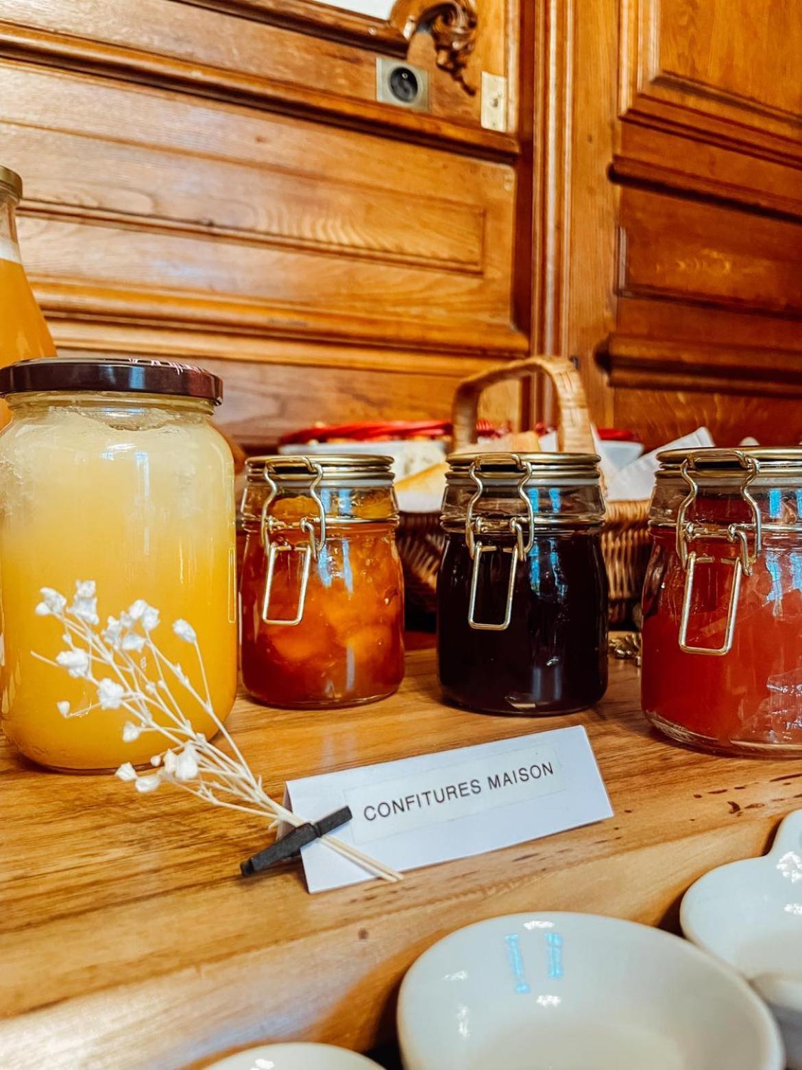Chateau Du Guerinet Bed & Breakfast *